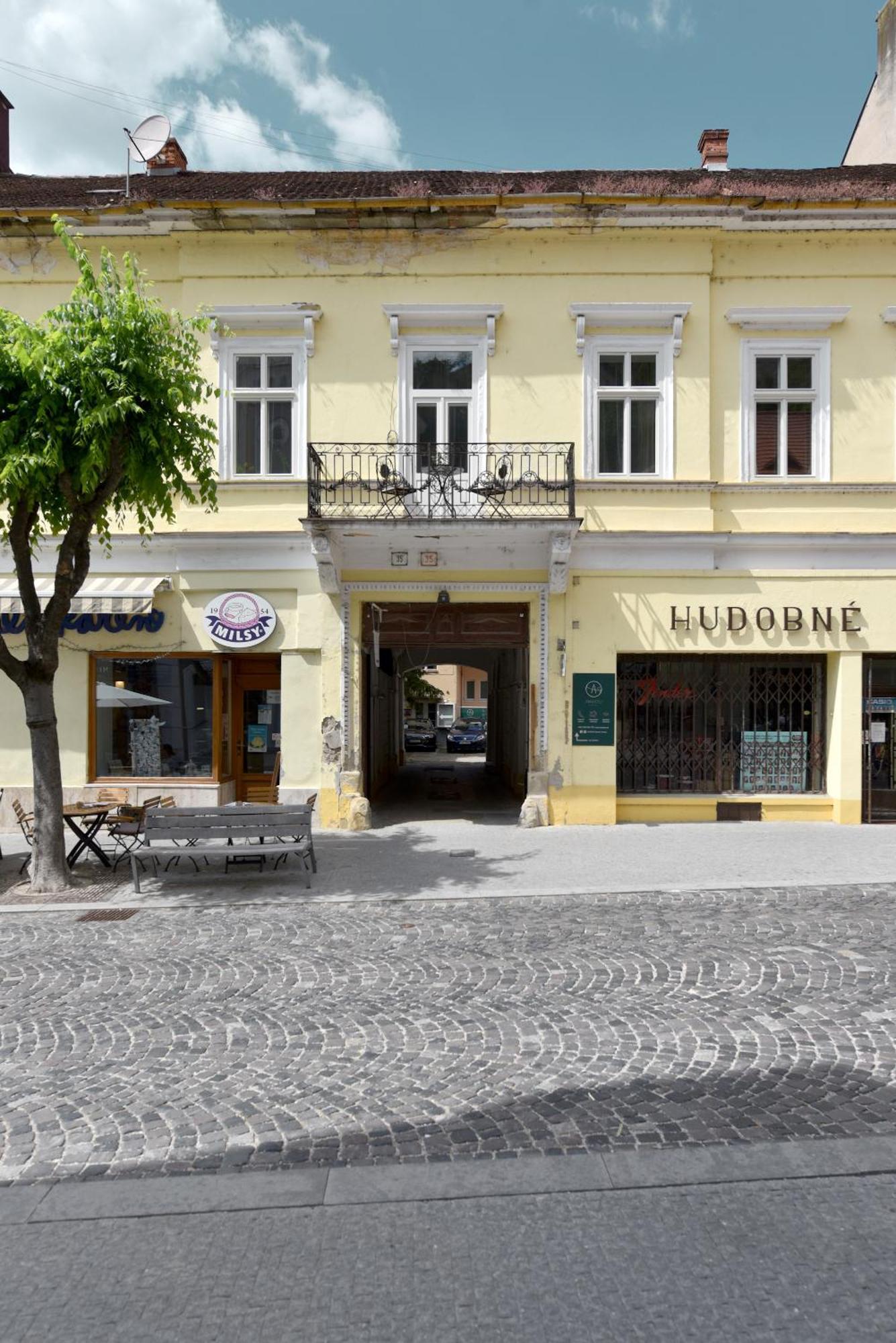 Apartman S Balkonom Trenčín Екстериор снимка